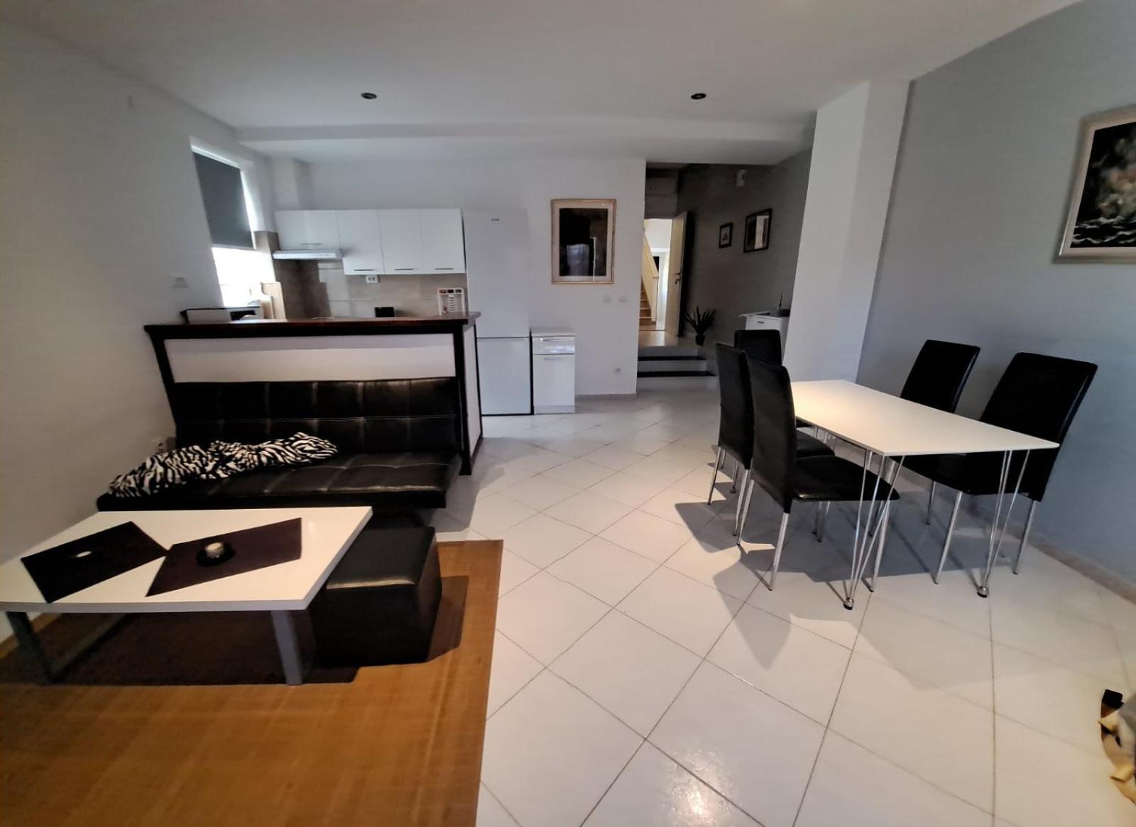Apartments Finera Помер Екстер'єр фото
